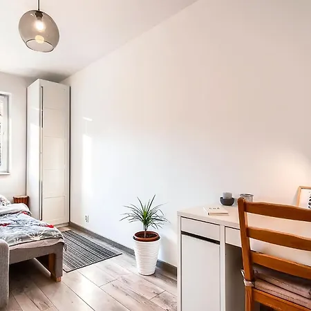 Urocze Mieszkanie Z Ogrodkiem I Bezplatny Parking ורוצלב