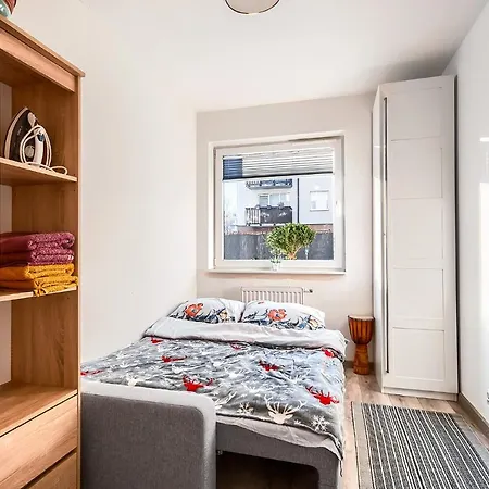 Urocze Mieszkanie Z Ogrodkiem I Bezplatny Parking דירה *