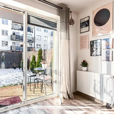 Urocze Mieszkanie Z Ogrodkiem I Bezplatny Parking * فروتسواف