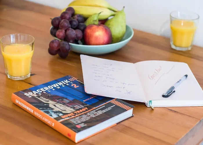 Urocze Mieszkanie Z Ogrodkiem I Bezplatny Parking *