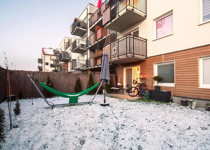 Διαμέρισμα Urocze Mieszkanie Z Ogrodkiem I Bezplatny Parking Βρότσλαβ