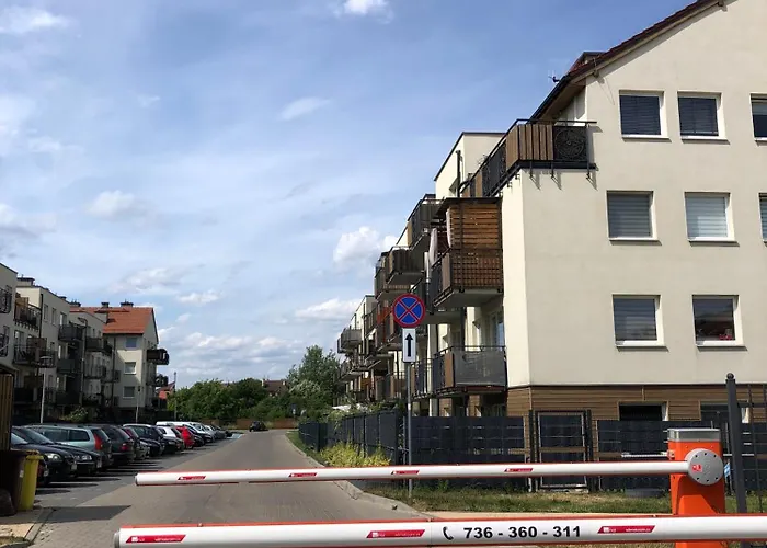 Urocze Mieszkanie Z Ogrodkiem I Bezplatny Parking *